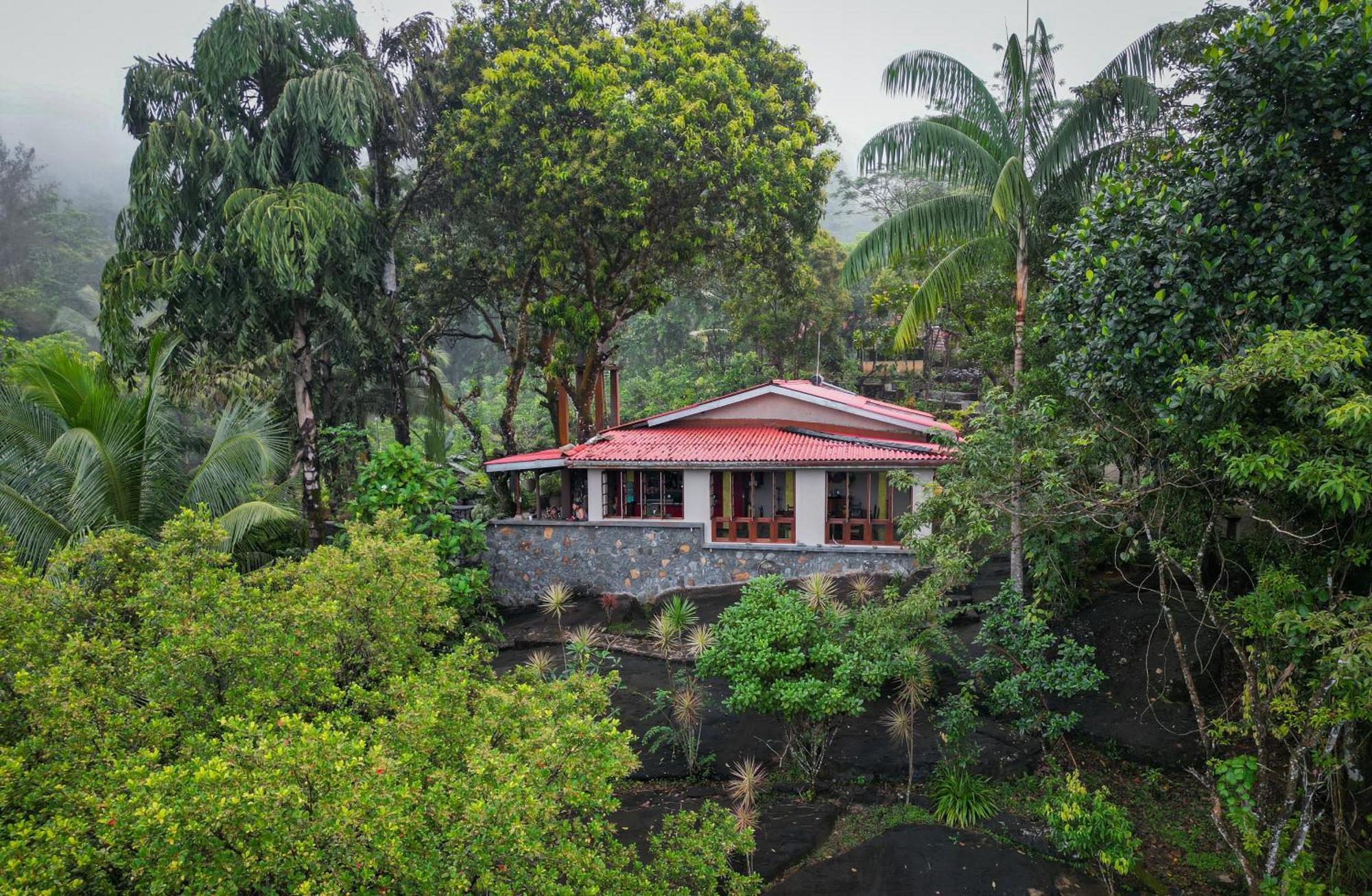 षाले Singharaja Garden Agro Eco *